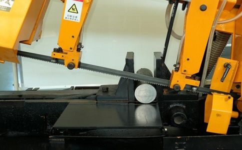 天全数控带锯床自动送料精度会出现偏差吗？